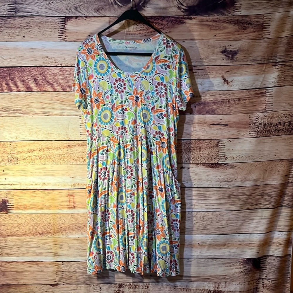 North Style size L short sleeve dress with pockets